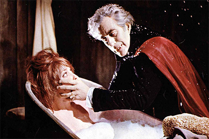 Ученые рассчитали время деликатного выпивания крови вампиром