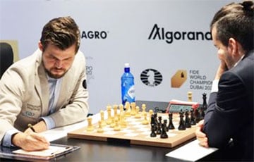 Карлсен выиграл восьмую партию матча за звание чемпиона мира по шахматам