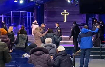 В Минске силовики ворвались в протестантскую церковь «Новая жизнь»