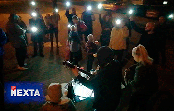 Минчане вышли на вечерние акции солидарности