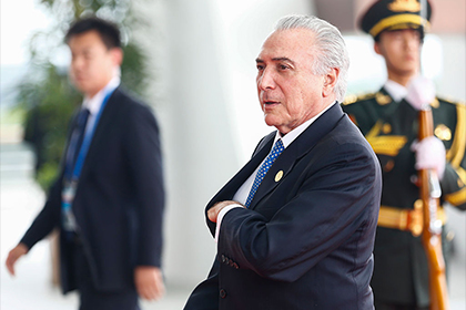 Президент Бразилии съехал из официальной резиденции из-за «негативной энергии»