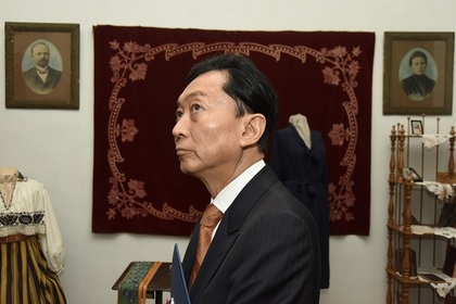 Власти Японии назвали легкомысленным визит в Крым бывшего премьера