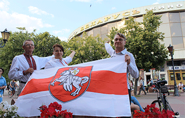 Фотофакт: Брестчане отметили День Независимости Беларуси под национальным флагом