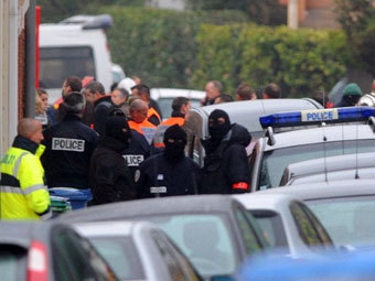 Блокированный в Тулузе террорист пообещал сдаться