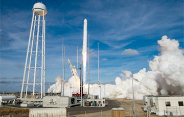 NASA запустило ракету «Антарес»