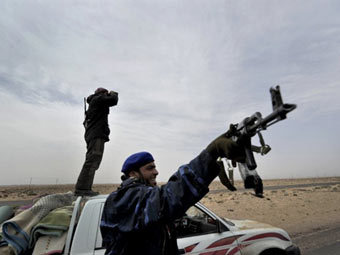 Войска Каддафи остановили наступление повстанцев на Сирт