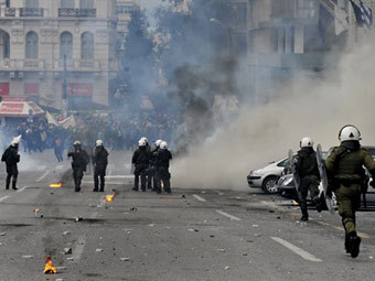 В Греции возобновились уличные беспорядки