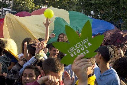 Уругвай полностью легализовал марихуану