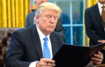 Трамп подписал указ о приостановке иммиграции в США