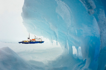 «Академик Шокальский» полностью вышел из тяжелых льдов