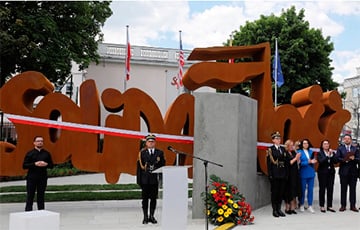 По случаю годовщины выборов 1989 года в Варшаве открыли памятник «Солидарности»