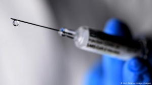 Ошибки при вакцинации от COVID-19 в Болгарии привели к смерти 10 тысяч человек