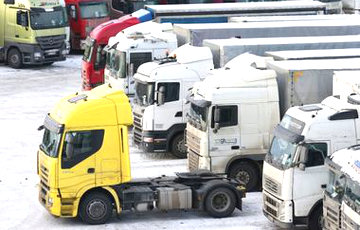 На белорусско-литовской границе сохраняются очереди грузовиков