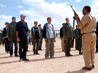 В Триполи началось вооруженное восстание против Каддафи