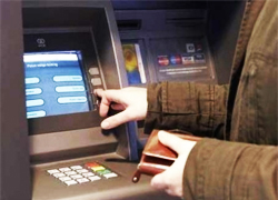 Белорусские банки прекращают обслуживать рублевые карты за рубежом