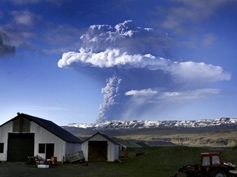 Главный аэропорт Исландии закрыт из-за вулкана