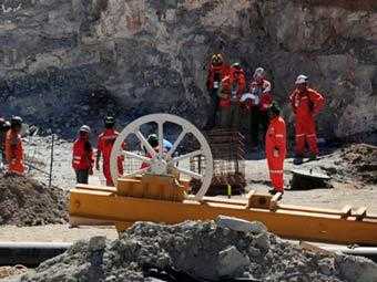 В Чили опробовали капсулу для спасения замурованных шахтеров