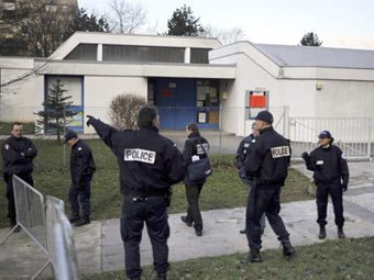 Во Франции подросток захватил заложников