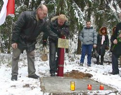 Вандализм в Куропатах: исчез памятник польским офицерам
