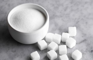 Цены на сахар опять обещают не поднимать