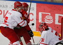 Белорусские хоккеисты проиграли датчанам 2:3