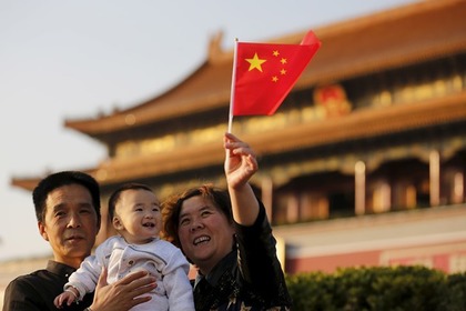 С Нового года китайским семьям официально разрешили иметь двух детей