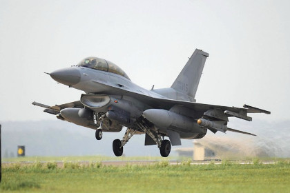 Южная Корея заказала модернизацию истребителей KF-16