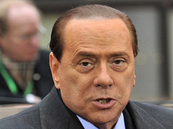 Прокуроры потребовали судить Берлускони за связь с несовершеннолетней