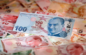 Турецкая лира обесценилась до рекордного уровня