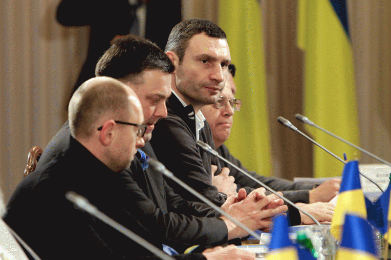«Круглый стол» украинской власти и оппозиции (Видео)