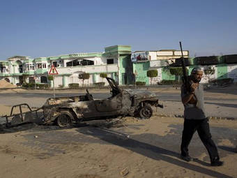 Под бомбами самолетов НАТО погибли 11 ливийских повстанцев