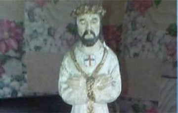 Житель Докшицкого района нашел в бревне полуметровую статуэтку Иисуса Христа
