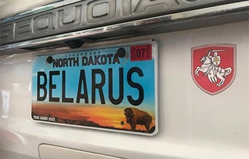 Белорусы США оформляют автомобильные номера в патриотическом стиле
