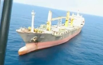 СМИ: Иранское судно атаковали в Красном море