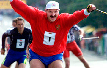 Лукашенко полетел в Индию в спортивном костюме
