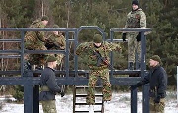 Режим Лукашенко продолжил на границе с Украиной свои военные учения