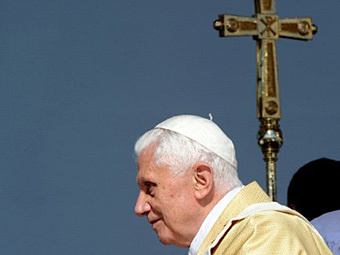 Международный уголовный суд попросили заняться папой Римским