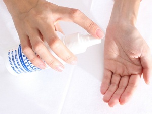 Как уберечь кожу от действия антисептика? В Беларуси заработал бесплатный канал о здоровье
