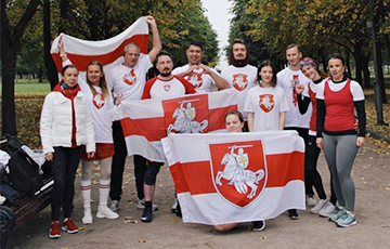 Белорусская диаспора в Санкт-Петербурге устроила забег в поддержку наших спортсменов