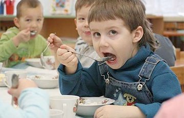 Комитет госконтроля: Детское питание в белорусских садах опасно
