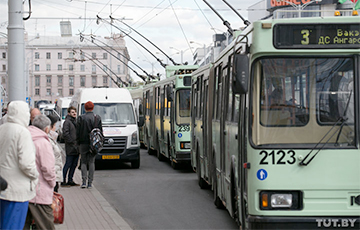 «Резина лысая, фары не светят»: в Минске взбунтовались водители троллейбусов