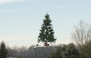 Видеофакт: В Америке запустили летающую новогоднюю елку