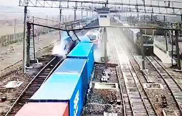 Поезд с беларусскими калийными удобрениями потерпел крушение в Казахстане