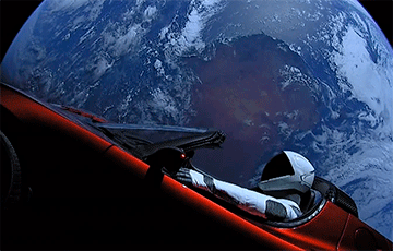 Запущенная в космос Tesla Илона Маска добралась до Марса