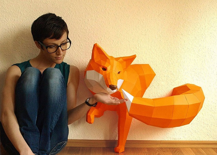Художник превратил 3D графику в бумажные скульптуры