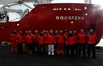 Украинский ледокол «Ноосфера» отправился в первую экспедицию к Антарктиде