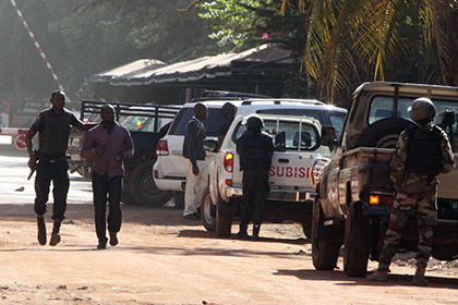 Силовики начали штурм отеля Radisson в Мали