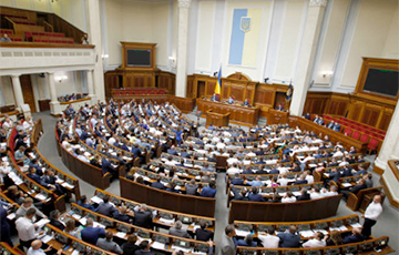 Опрос: на выборах в украинскую Раду прошла бы новая партия