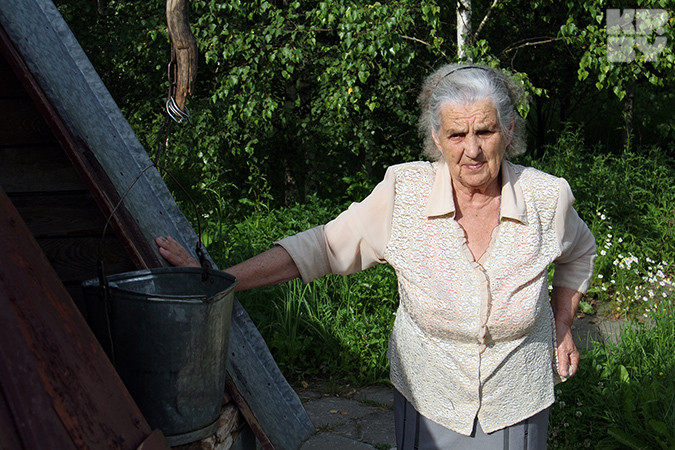 Белоруска лечит людей водой и глиной
