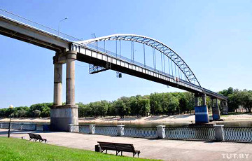 Видеофакт: В Гомельской области еще один мост признали аварийным